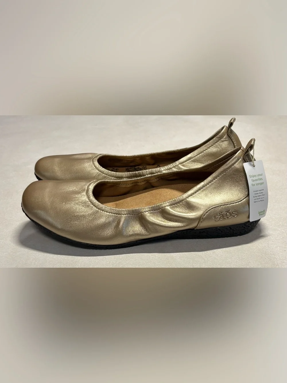 Taos Footwear sleek slip